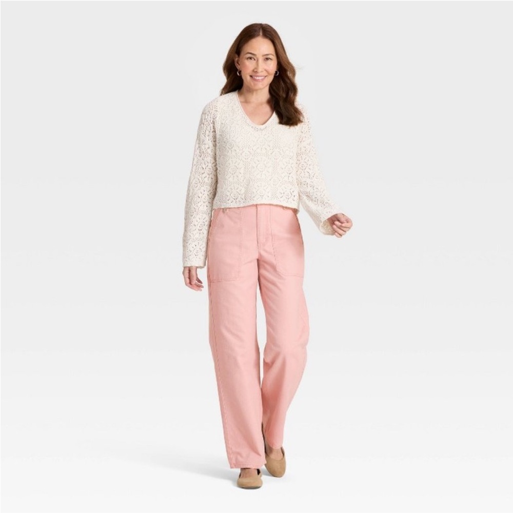 Women's Mid-Rise Straight Leg Cargo
Pants - Universal Thread™ Pink new 🆕 - Picture 3 of 5